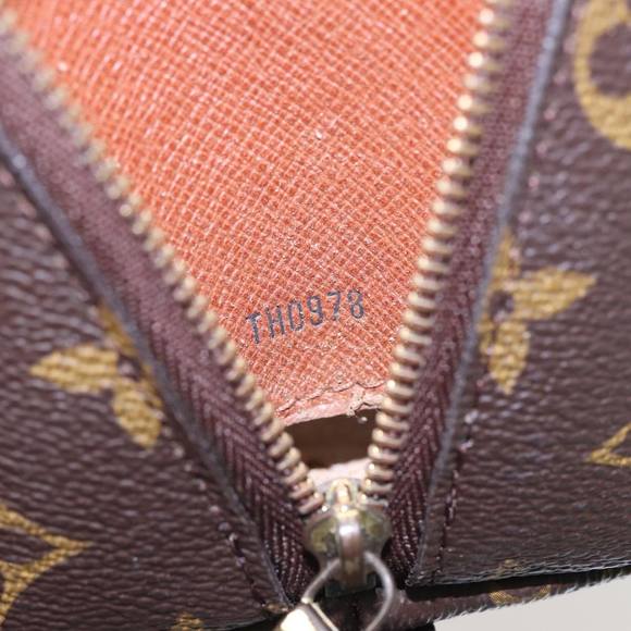 LOUIS VUITTON Monogram Trousse Demi Ronde Cosmetic Pouch M47520 LV Auth 78013 - Picture 12 of 16